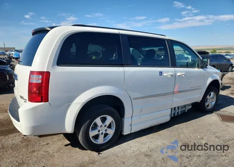 2010 Dodge Grand Caravan Sxt z USA, uszkodzony, nr VIN 2D4RN5D16AR215711